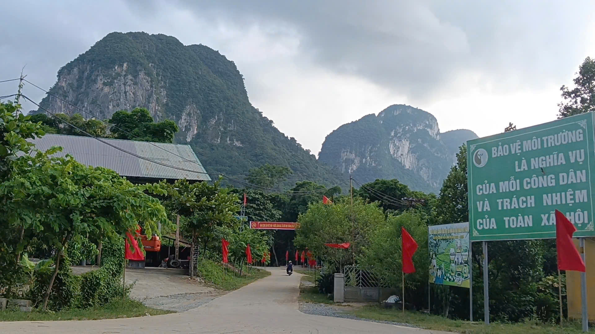 Anh-tin-bai